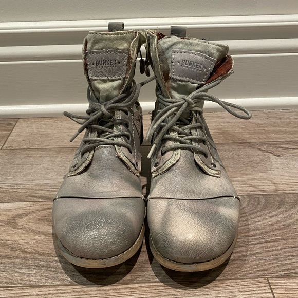 Bunker Footwear Women’s Grey Leather Ankle Bootie w/Orange Plaid Lining Size: 7 - Picture 3 of 8